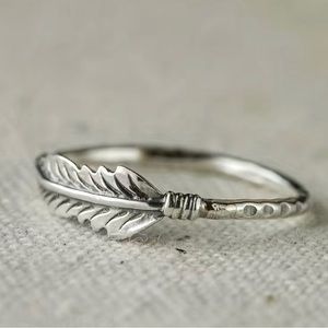 💎 Small Feather Ring Boho Style Silvertone Ring Sz 7